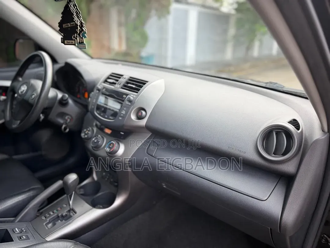 Toyota RAV4 2010 Black