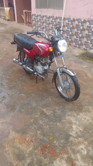 Bajaj Boxer 100 2025 Red