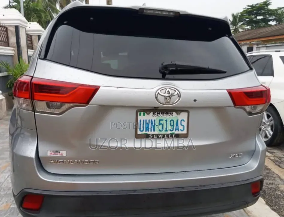 Toyota Highlander 2019 Silver