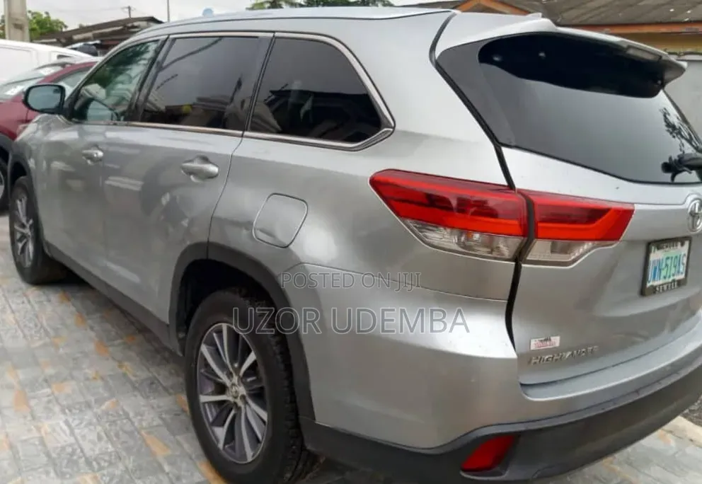 Toyota Highlander 2019 Silver