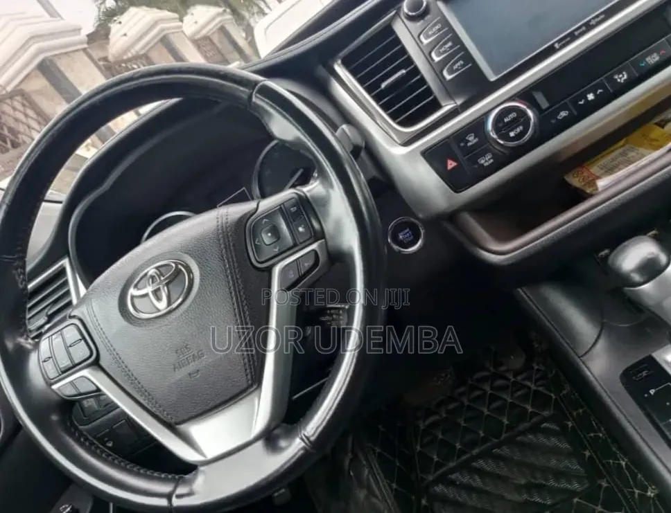 Toyota Highlander 2019 Silver