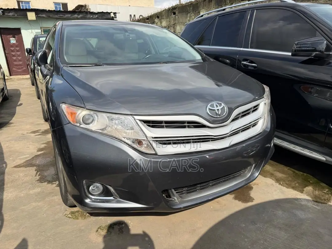 Toyota Venza AWD 2012 Gray