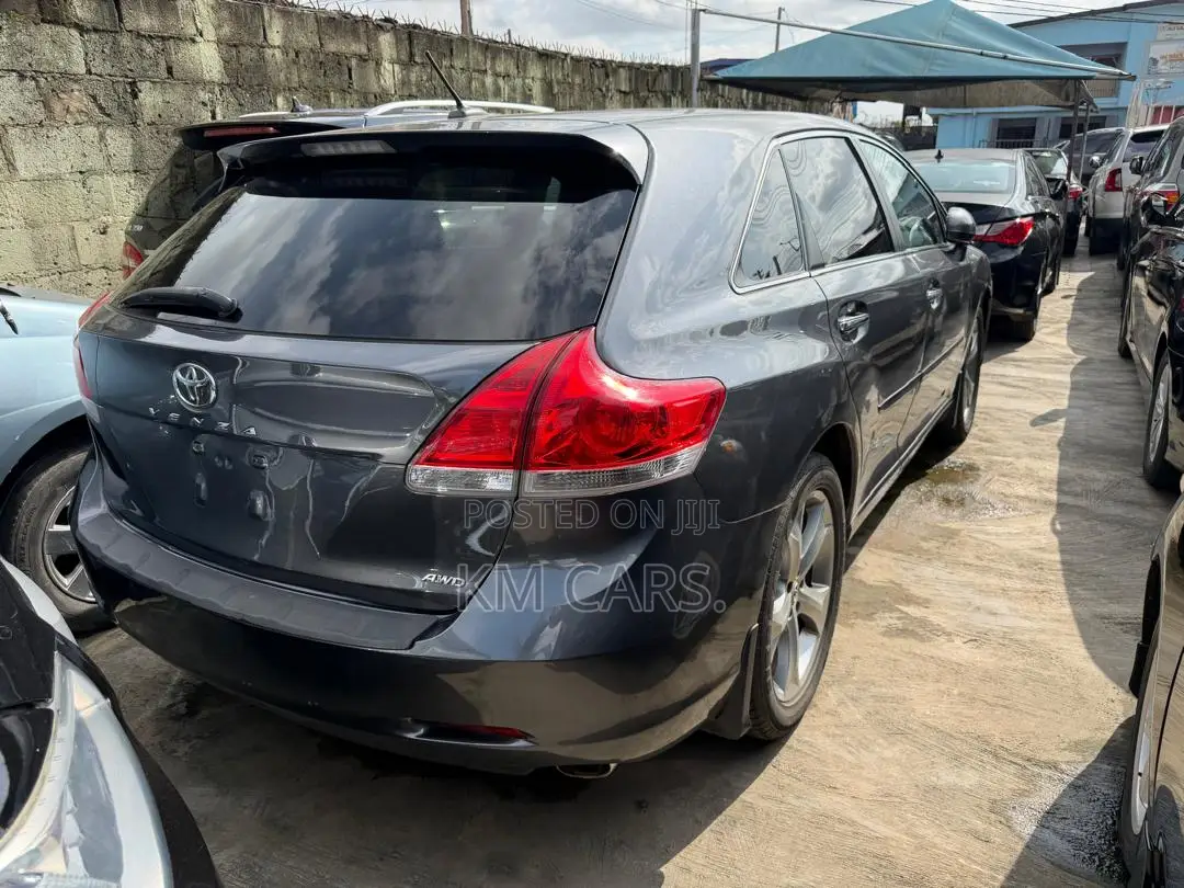 Toyota Venza AWD 2012 Gray