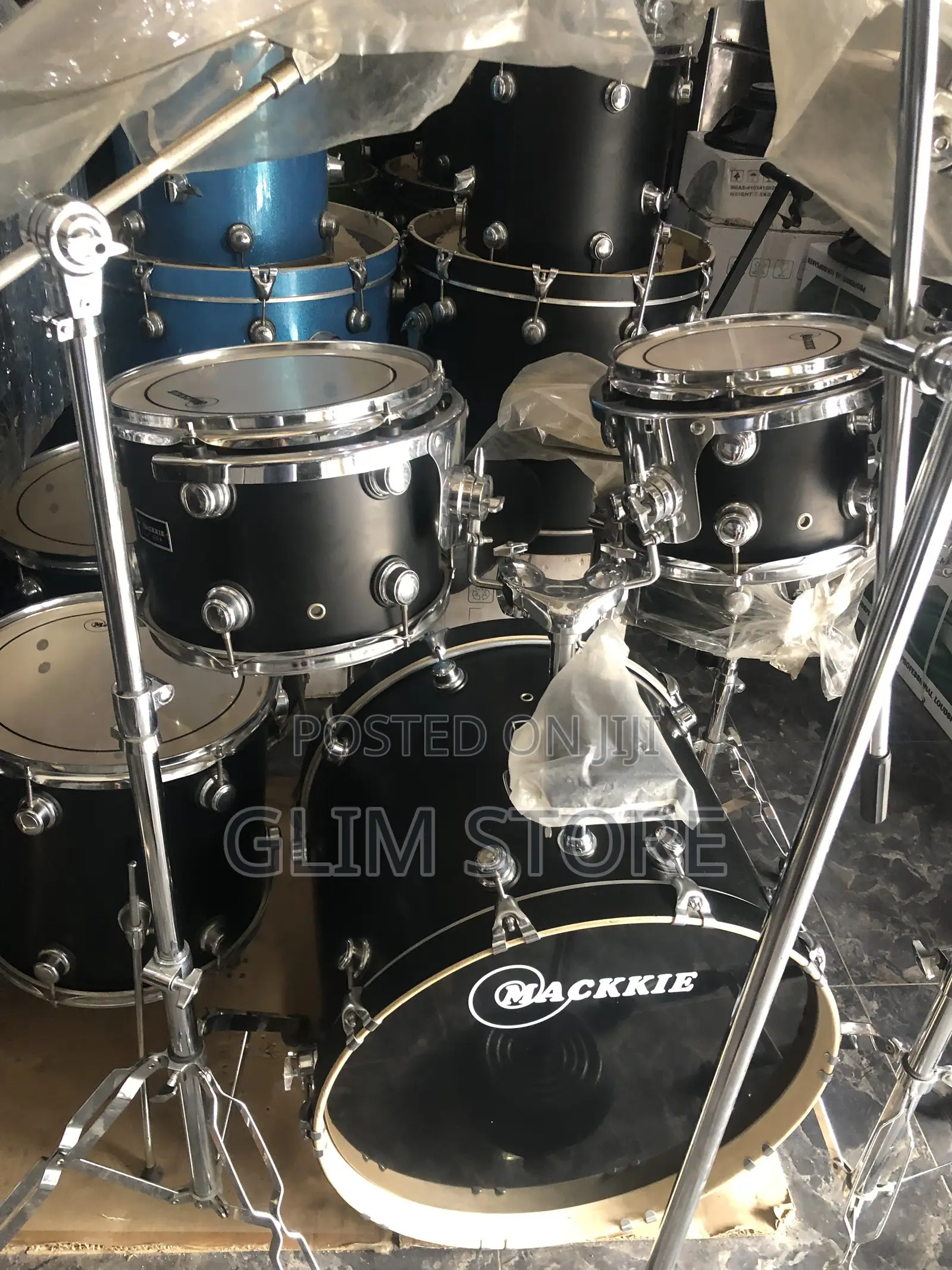 Mackie 7 Piece Drums