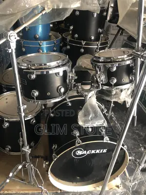 Mackie 7 Piece Drums