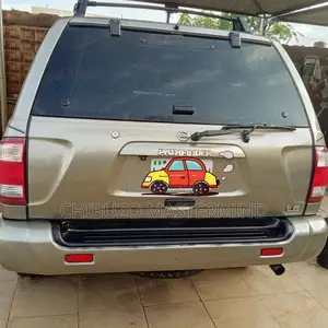 Nissan Pathfinder LE Platinum 4x4 2004 Gray