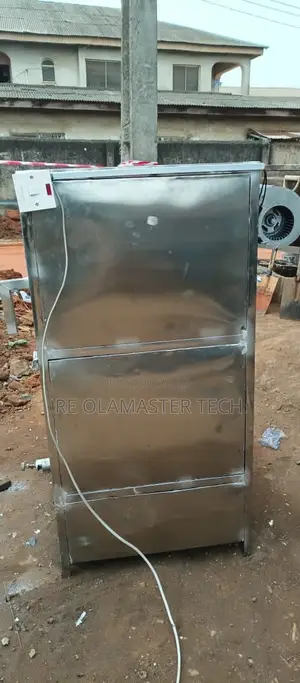 Dehydrator
