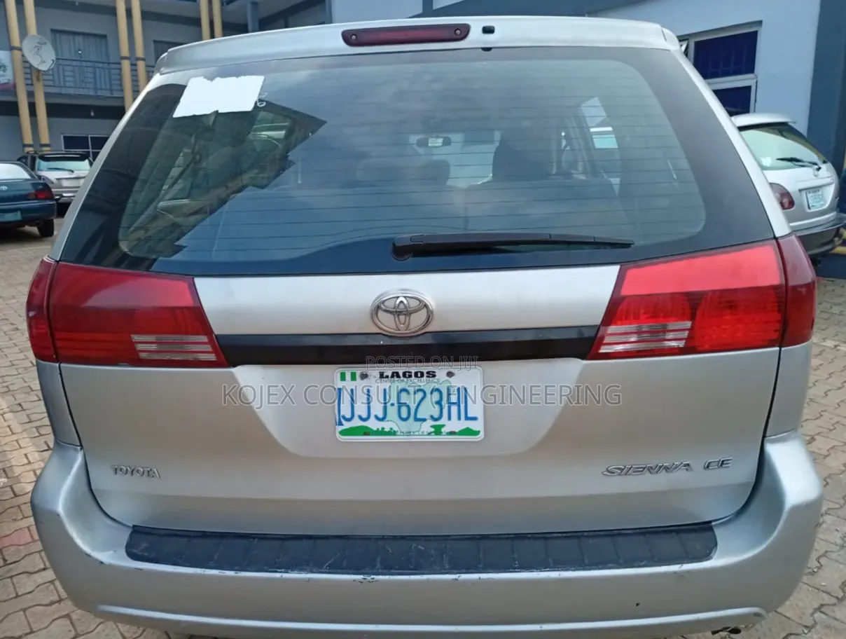 Toyota Sienna 2006 Silver