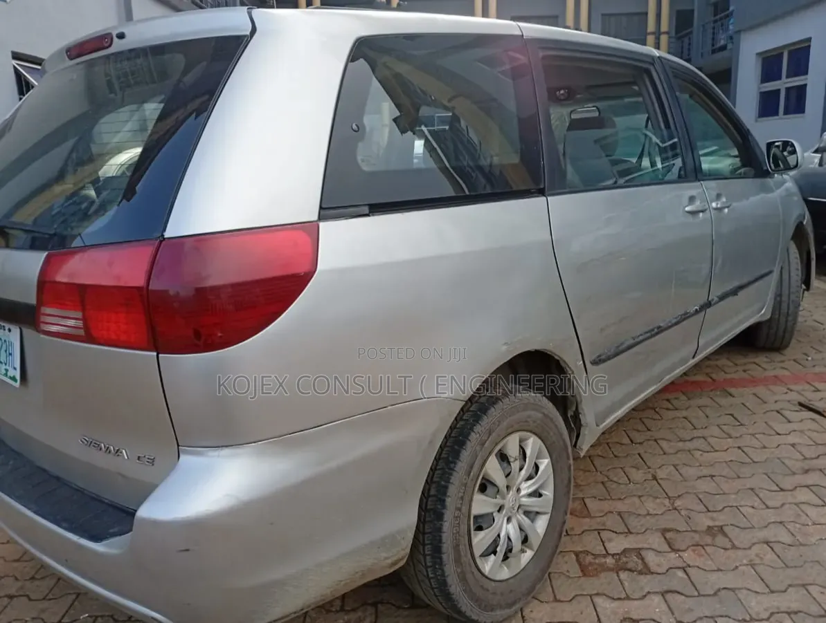 Toyota Sienna 2006 Silver