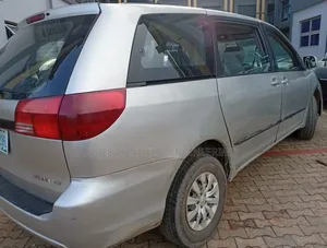 Toyota Sienna 2006 Silver