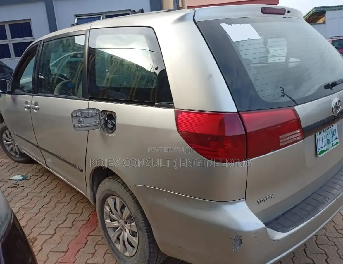 Toyota Sienna 2006 Silver
