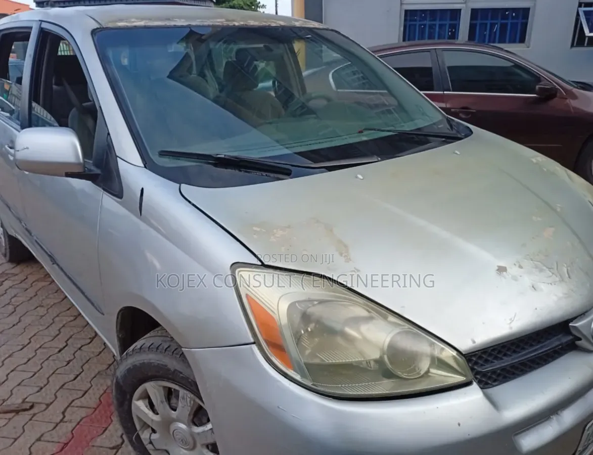 Toyota Sienna 2006 Silver