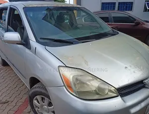 Toyota Sienna 2006 Silver