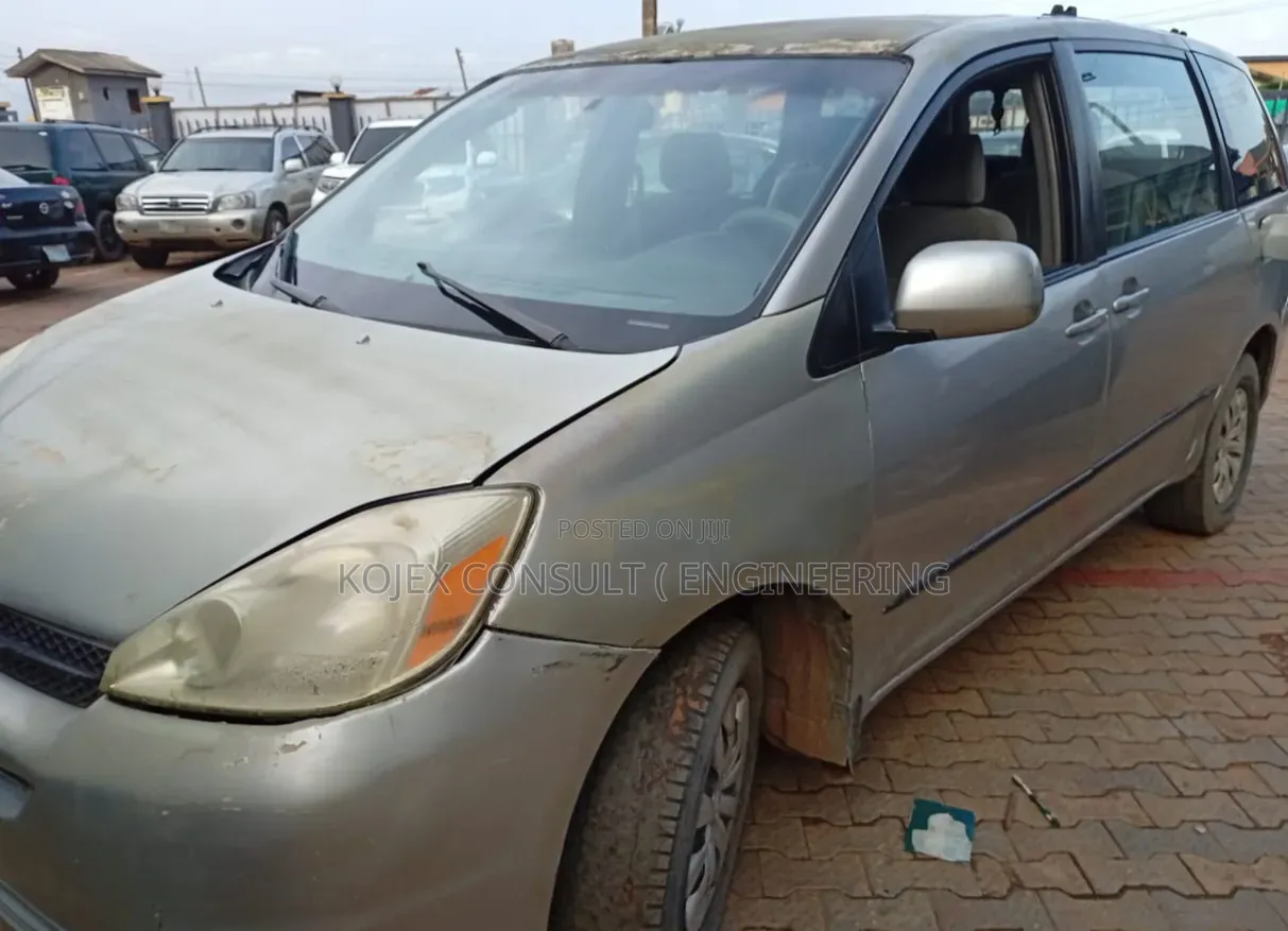 Toyota Sienna 2006 Silver