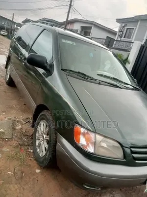 Toyota Sienna 2002 Green