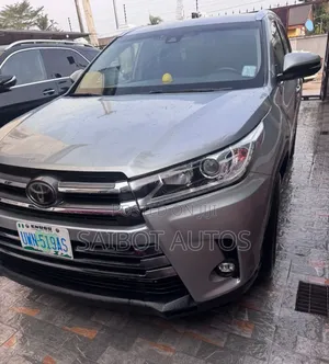 Toyota Highlander XLE 2019 Silver