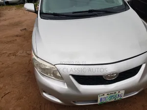 Toyota Corolla 2010 Silver