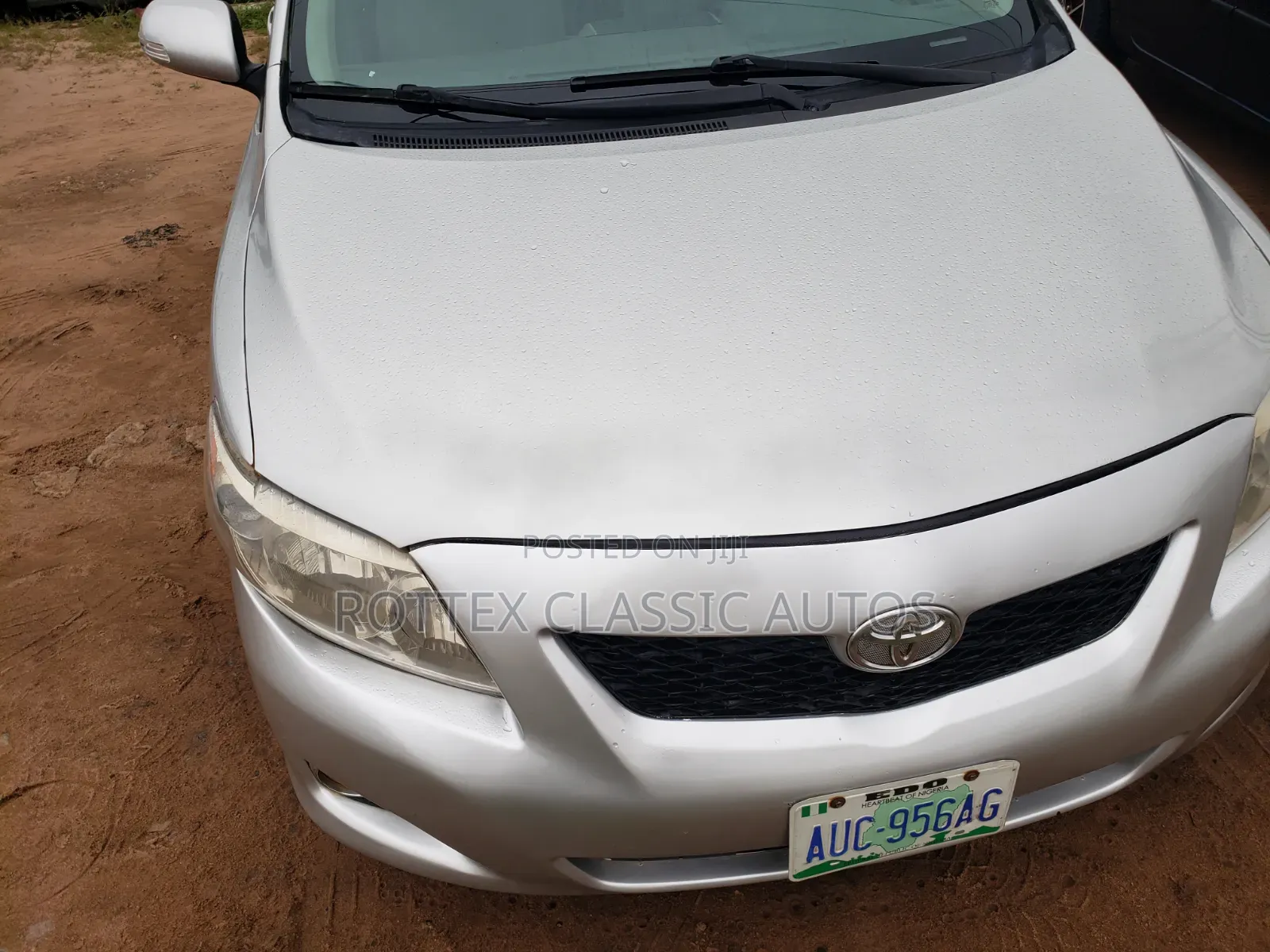 Toyota Corolla 2010 Silver