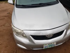 Toyota Corolla 2010 Silver