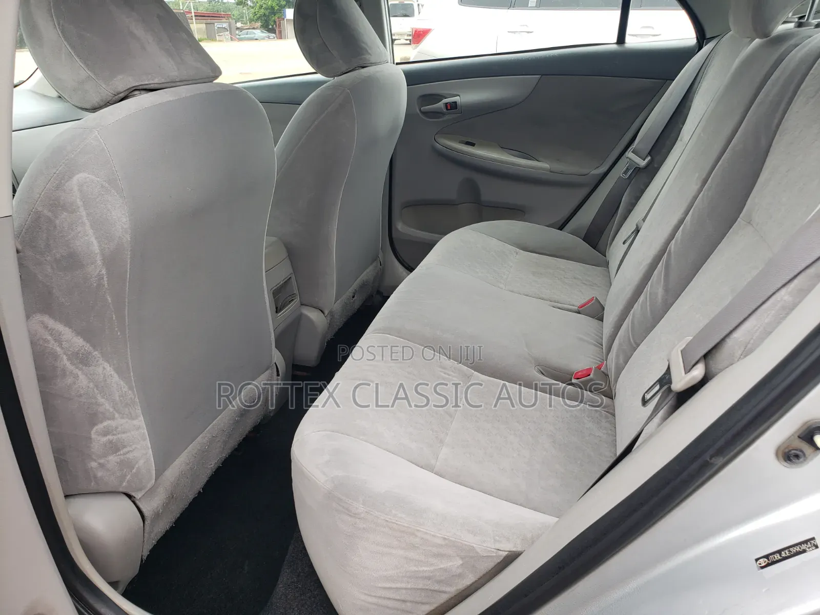 Toyota Corolla 2010 Silver
