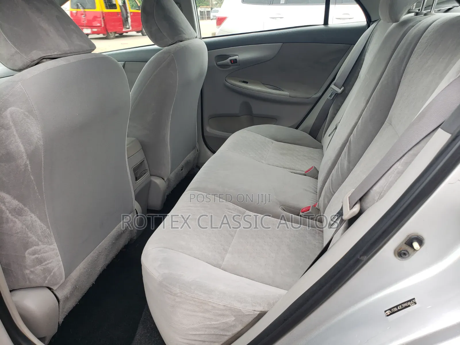 Toyota Corolla 2010 Silver