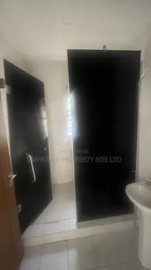 4bdrm Duplex in Inside A Mini Court, Osapa london for rent