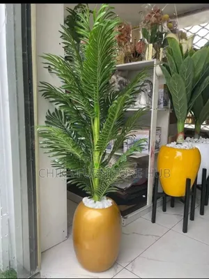 Quality Fibre Glass Vase Height 41⁄2