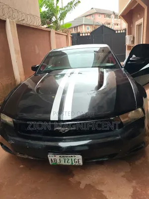 Ford Mustang 2010 Black