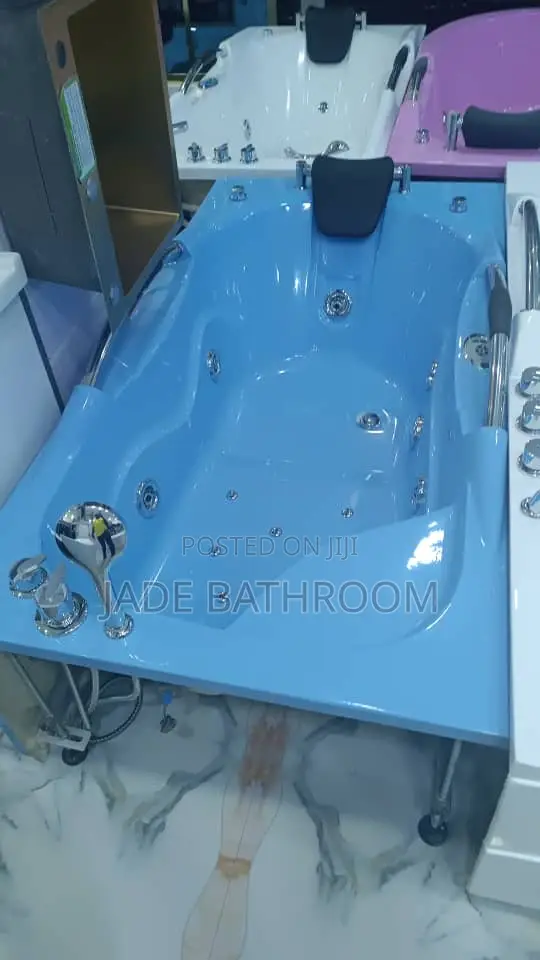 Single Jacuzzi Blue