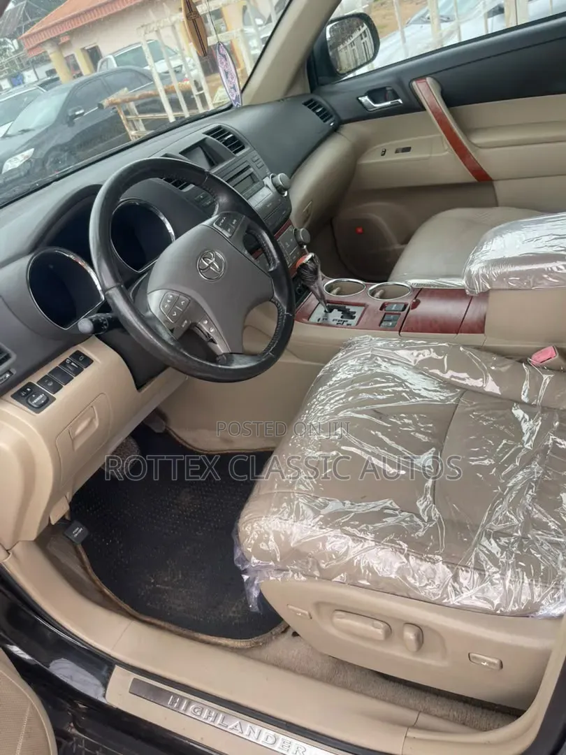 Toyota Highlander 2012 Black
