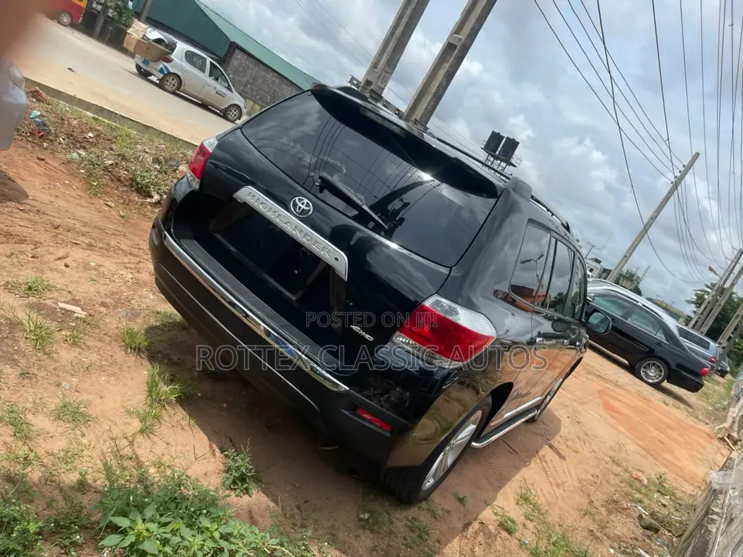 Toyota Highlander 2012 Black
