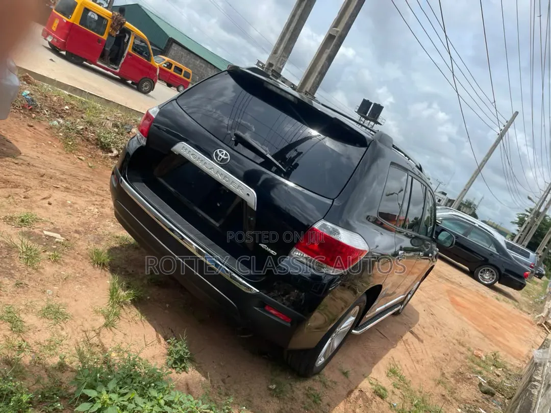 Toyota Highlander 2012 Black
