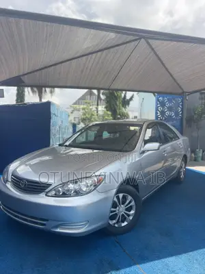Toyota Camry LE 4dr Sedan (2.4L 4cyl 5A) 2005 Silver