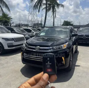 Toyota Highlander XLE 4dr SUV AWD (3.5L 6cyl 6A) 2015 Black