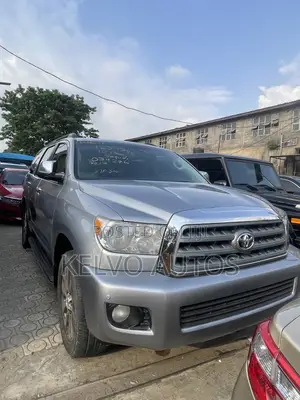 Toyota Sequoia 2010 Silver