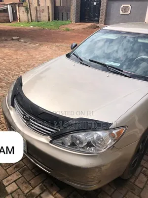 Toyota Camry 2005 Gold