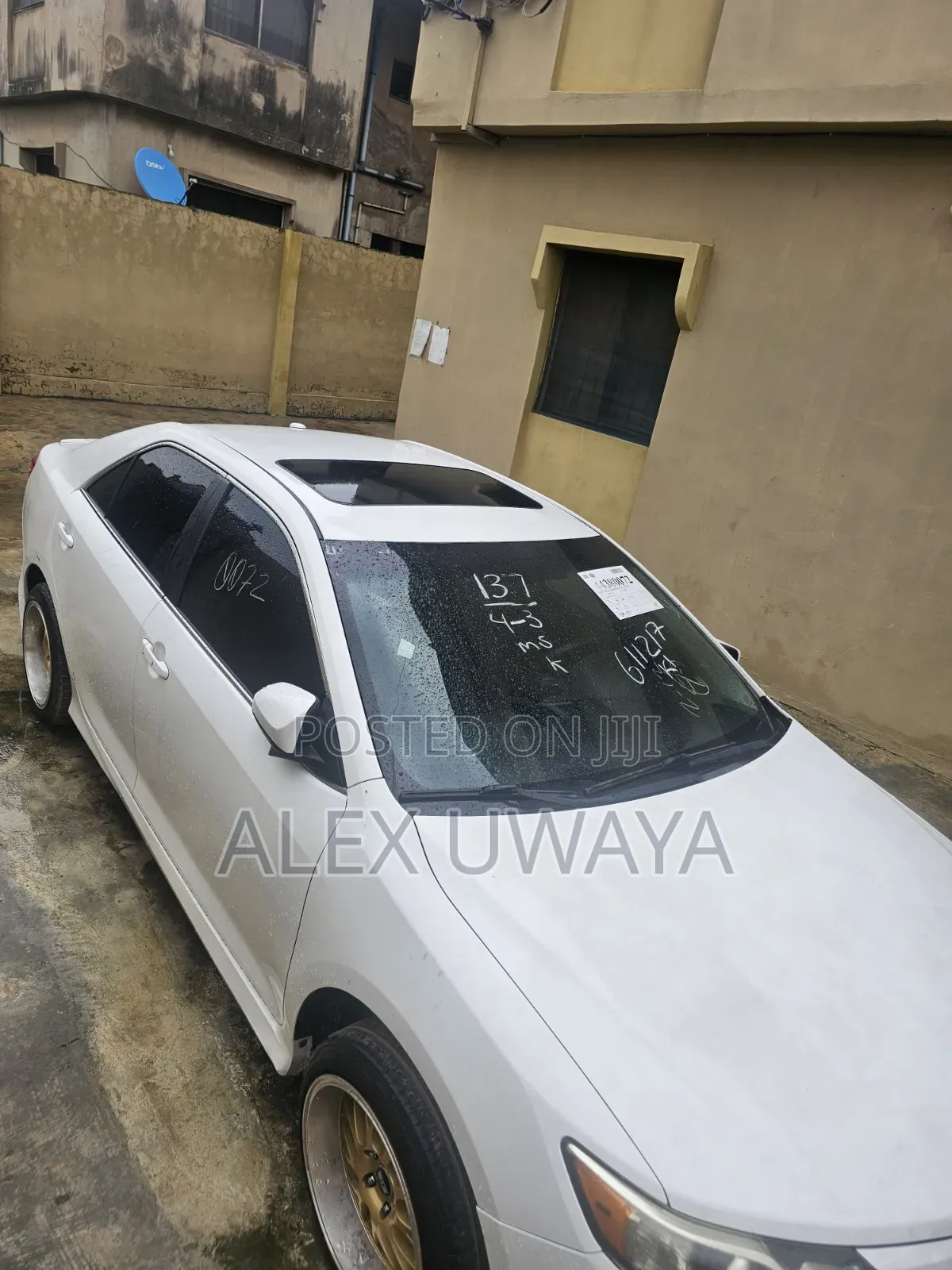 Toyota Camry SE 4dr Sedan (2.5L 4cyl 6A) 2012 White