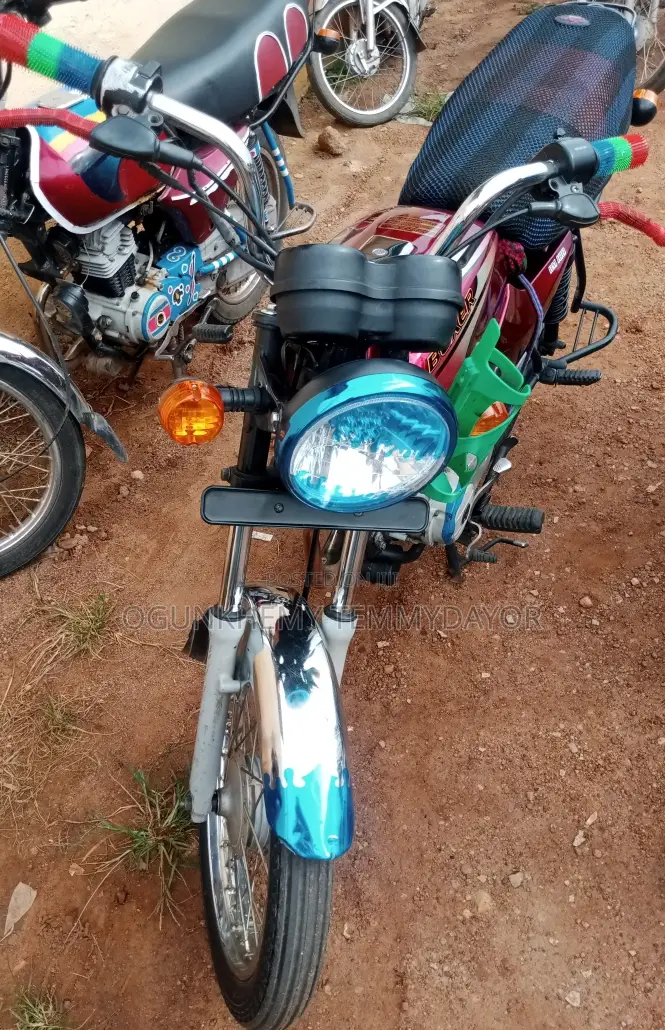 Bajaj Boxer 2021 Red