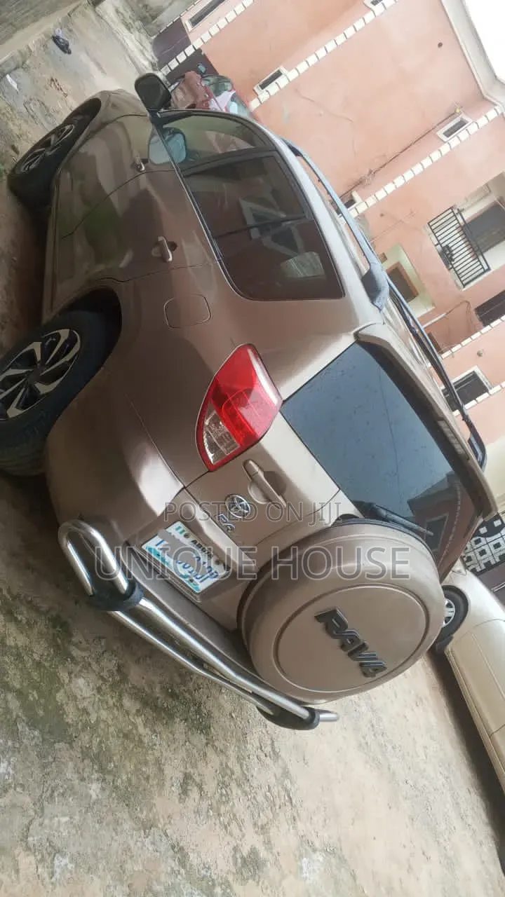 Toyota RAV4 2007 Gold
