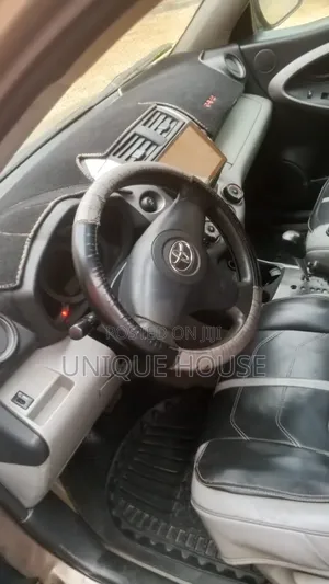 Toyota RAV4 2007 Gold