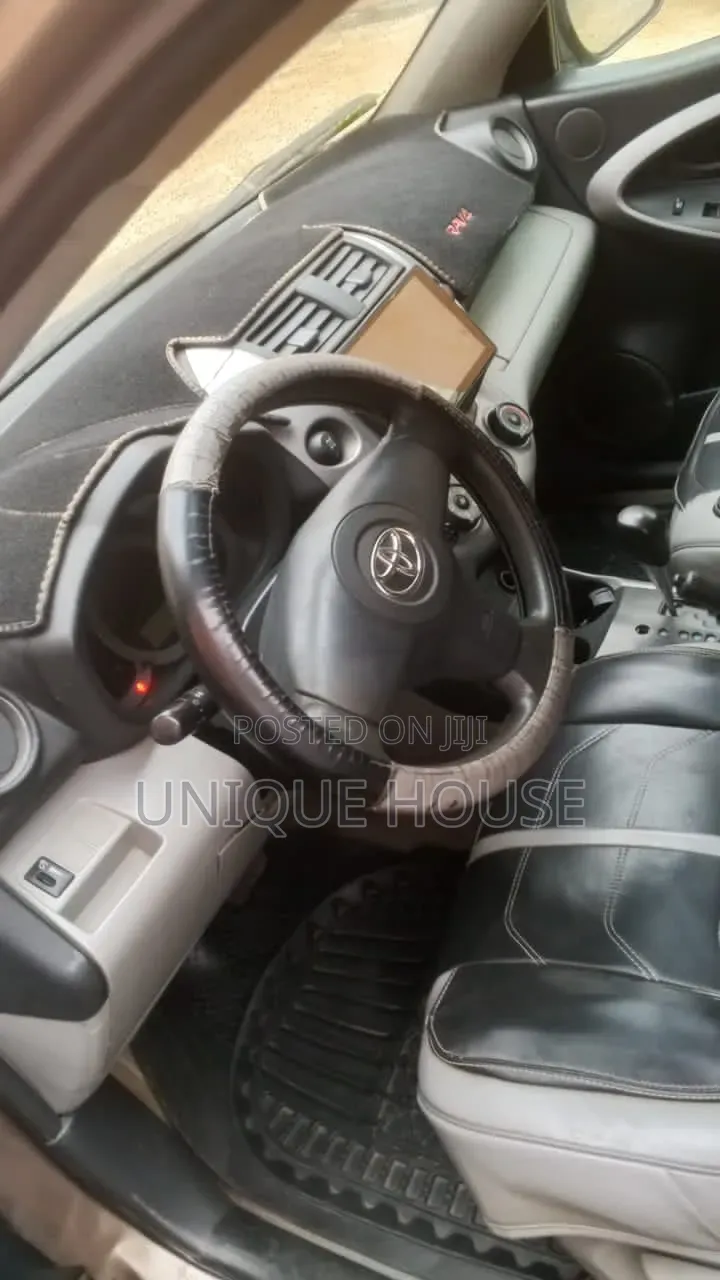 Toyota RAV4 2007 Gold