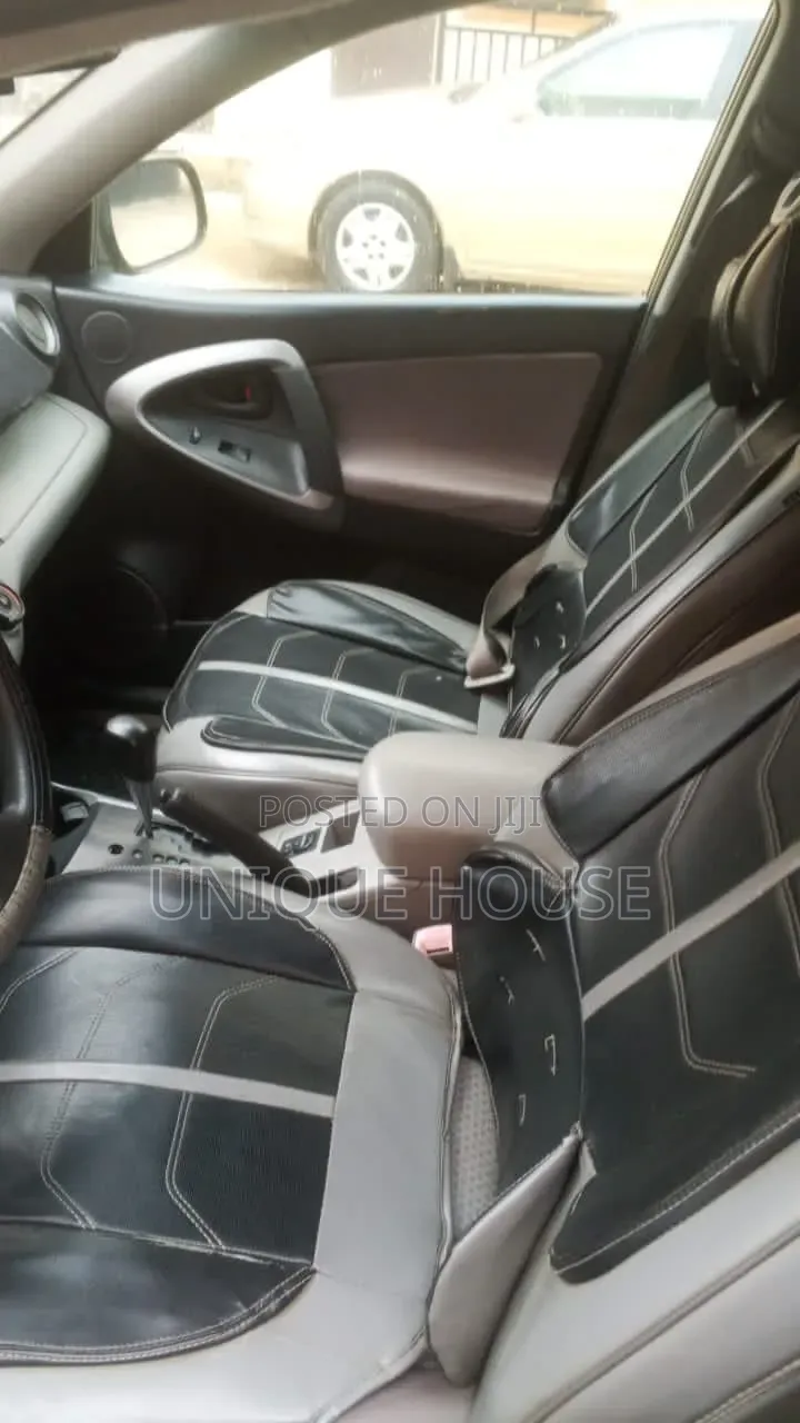 Toyota RAV4 2007 Gold