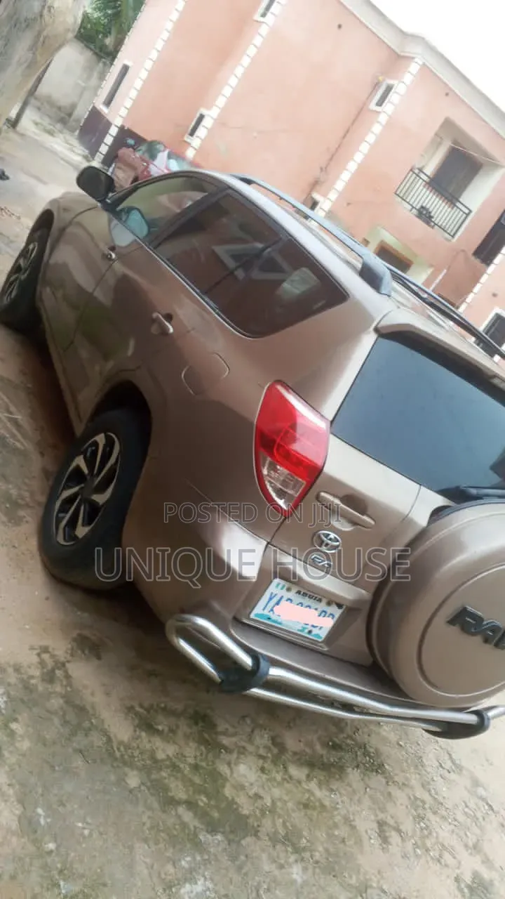 Toyota RAV4 2007 Gold