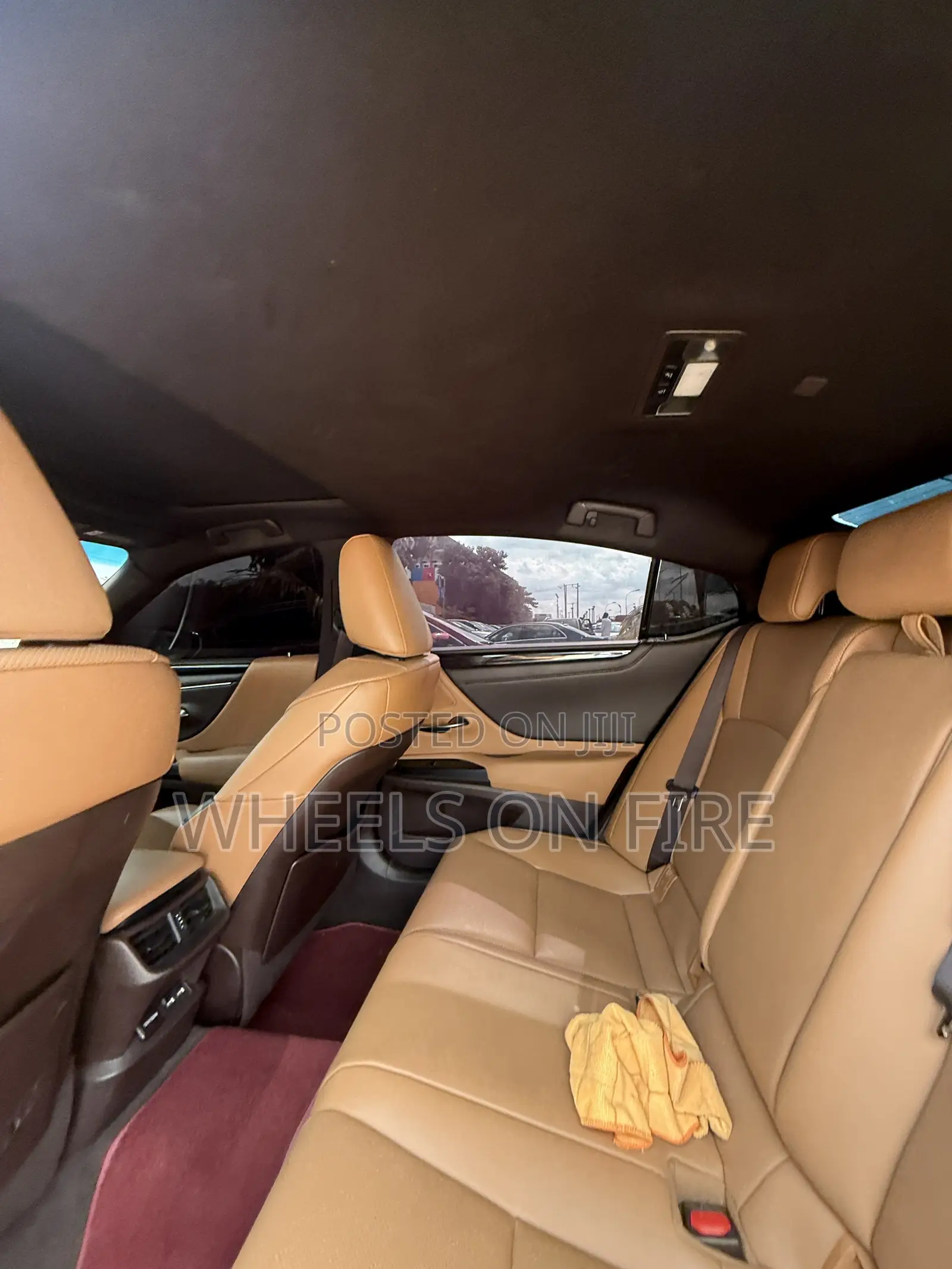 Lexus ES 350 Base 2021 White