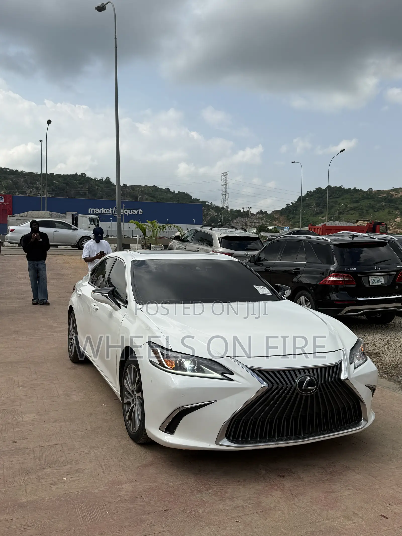 Lexus ES 350 Base 2021 White
