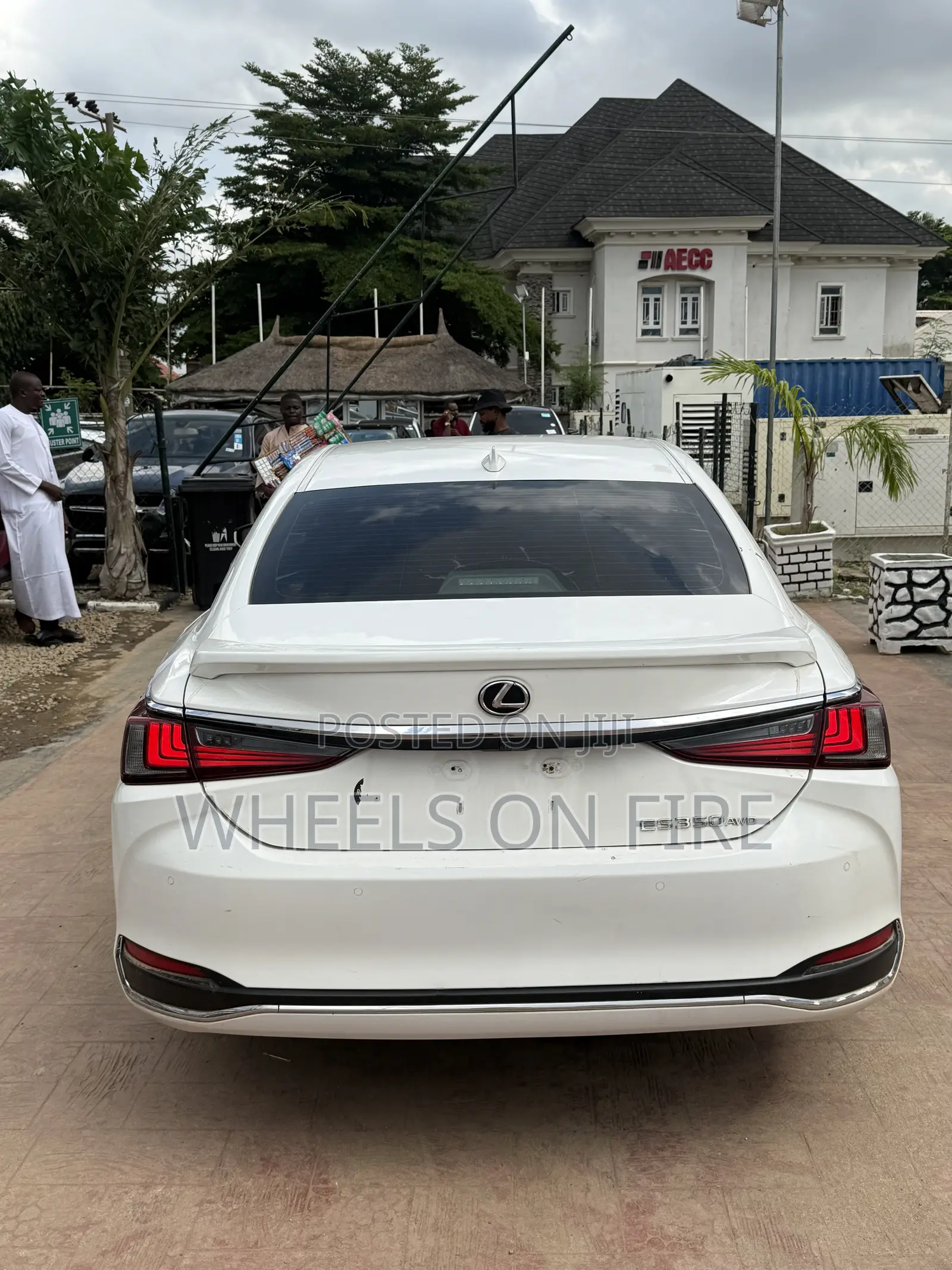 Lexus ES 350 Base 2021 White