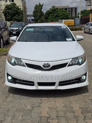 Toyota Camry SE 4dr Sedan (2.5L 4cyl 6A) 2013 White