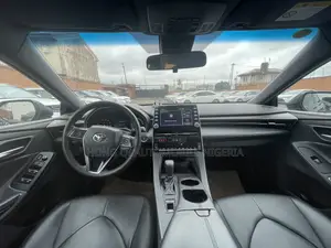 Toyota Avalon 2022 Black