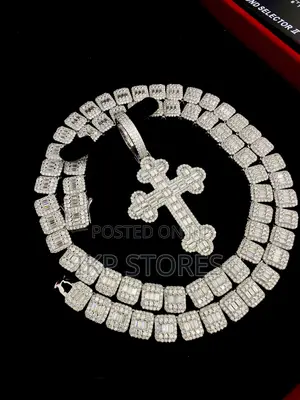 Luxury VVS Moissanite Box Baguette Chain With Iced Cross Pendant .