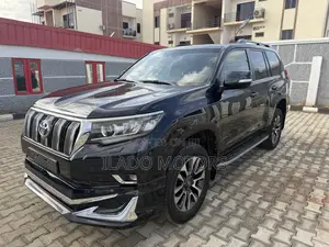 Toyota Land Cruiser Prado 4.0 2023 Black